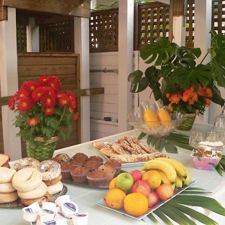 Wicker Guesthouse Key West Restoran gambar