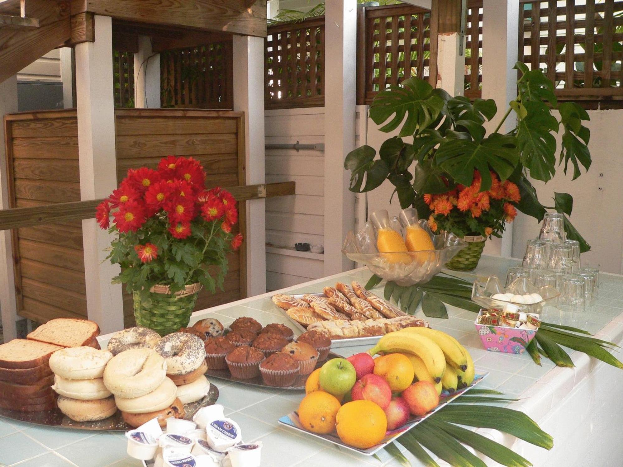 Wicker Guesthouse Key West Restoran gambar